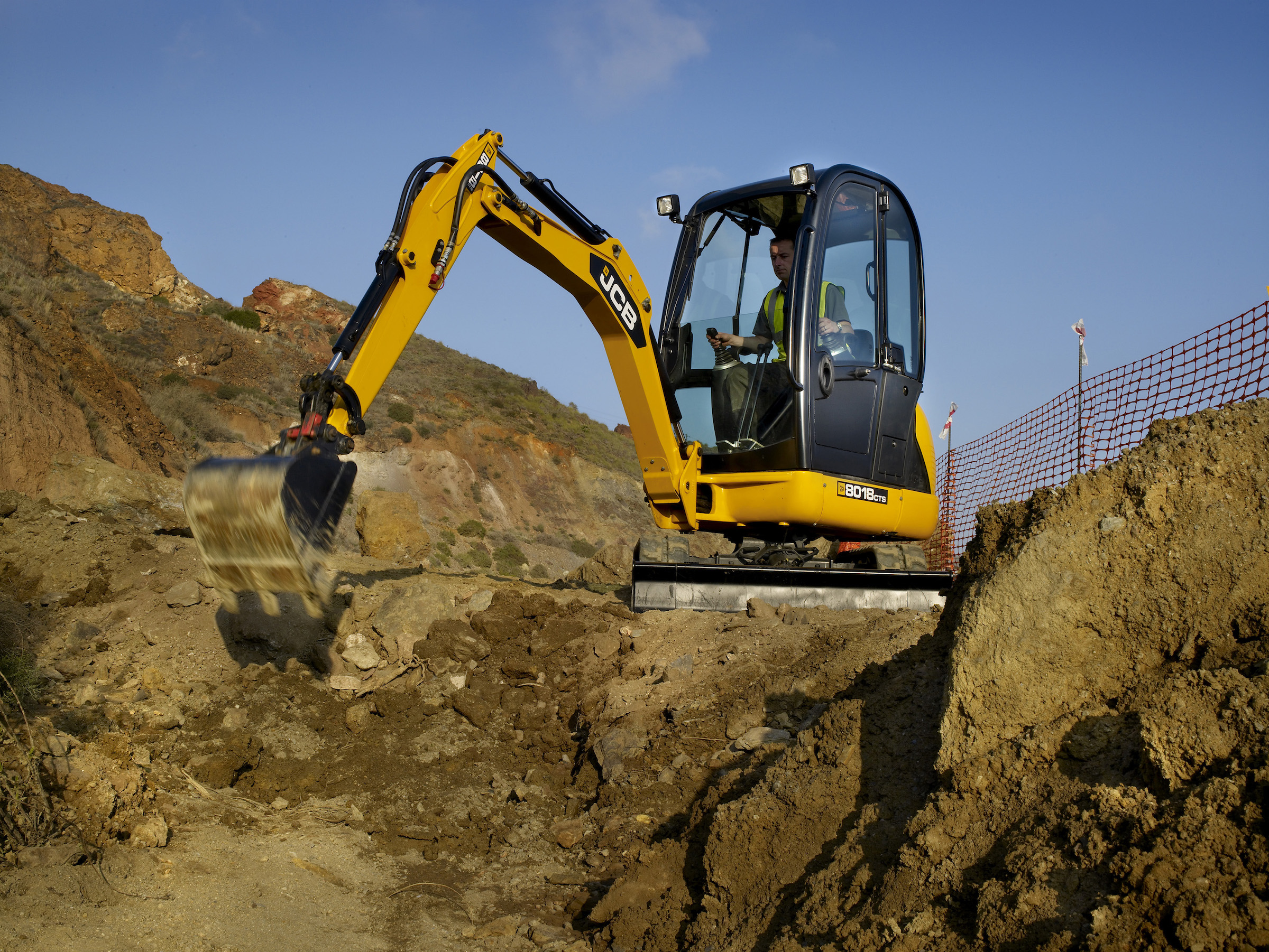 Read more about the article How To Select The Appropriate Used Plant Machinery